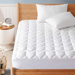 Bedsure Queen Mattress Pad, Upgraded 500GSM Breathable Quilted Mattress Cover with Deep Pocket (8”-18”), Extra Soft Hypoallergenic Down Alternative Filled Mattress Topper