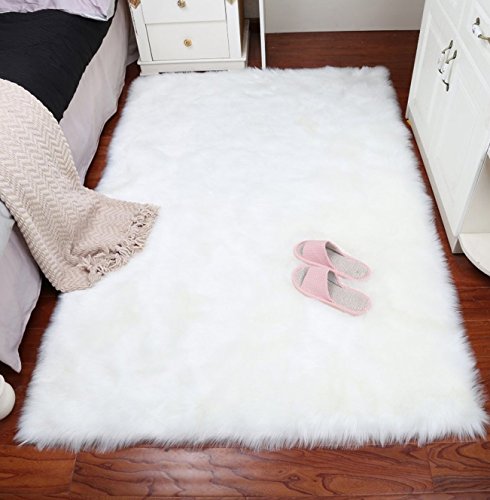 Super Soft Faux Fur Sheepskin Fluffy Area Rug Shaggy Thick Chair Cover Seat Pad Fur Floor Mat Carpet for Bedrooms Living Room Kids Rooms (White, 2ftx3ft)