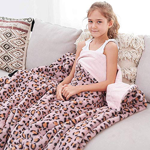 Elevate Your Space with Bonzy Home Luxury Faux Fur Cheetah Throw Blanket - Pink Elegance Home Luxury Faux Fur Cheetah Throw Blanket, measuring 50" x 60" in exquisite pink, is the perfect addition to elevate your home decor. This luxurious blanket adds an extra layer of texture and warmth to your living space, transforming it into an inviting and cozy haven. It's the ideal choice for snuggling up on the sofa, draping over your chair, or keeping your bed inviting during the fall, winter, spring, or any season you desire. Made with the finest 300GSM microfiber, this plush blanket is not only skin-friendly but also animal-friendly, making it a hypoallergenic and cruelty-free choice. The reverse side features 180GSM velvety smooth fabric that's wrinkle and fade-resistant, ensuring long-lasting beauty. Whether it's for your twin bed, sofa, couch, or toddler bed, this versatile blanket is the ultimate comfort accessory for any room in your home.