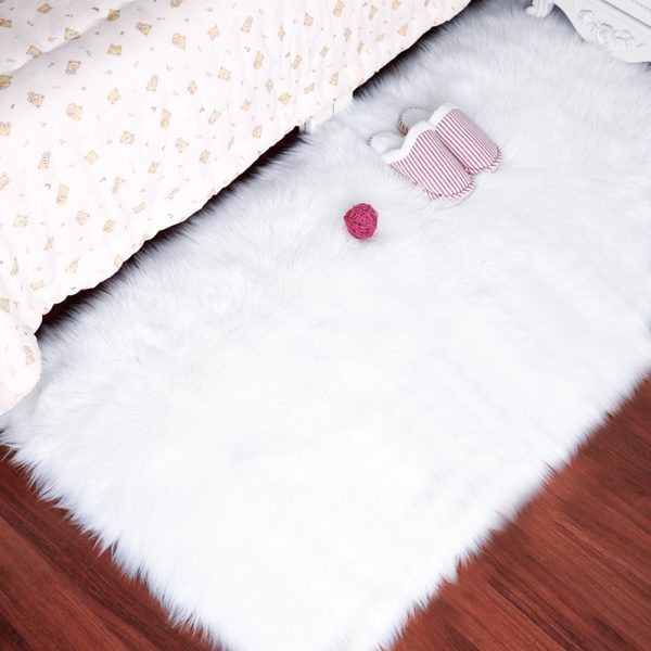 LOCHAS Ultra Soft Fluffy Rugs Faux Fur Sheepskin Area Rug LOCHAS Extremely Gentle Fluffy Rugs Fake Fur Sheepskin Space Rug for Bed room Bedside Dwelling Room Carpet Nursery Washable Flooring Mat, 3x5 Toes White.
